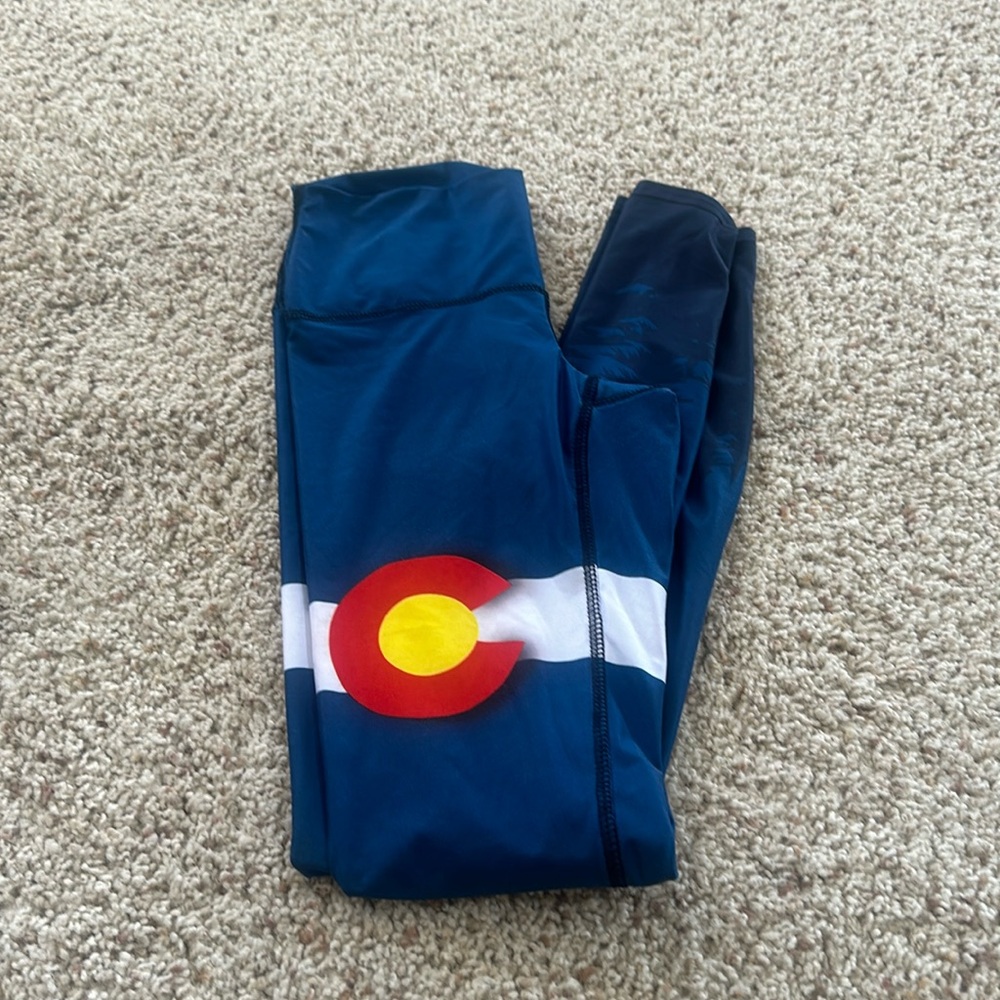 Colorado Theeads leggings. Sz small